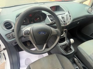Ford Fiesta 2010 solo 140.000 km UNICO DUEÑO 74€/M