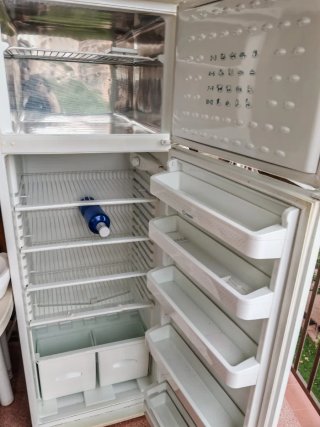 Nevera Indesit blanca