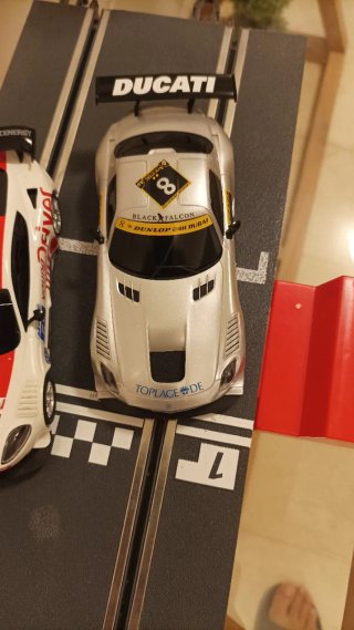 Envío Mercedes Benz Scalextric advance ready