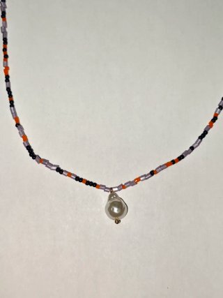Collar de cuentas con perla