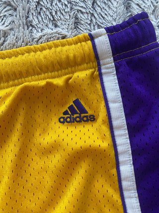 Pantalón Corto Lakers Adidas Amarillo/Morado