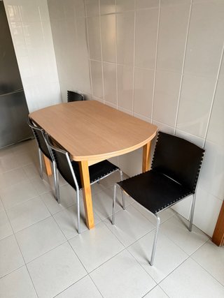 Mesa y 4 Sillas Cocina