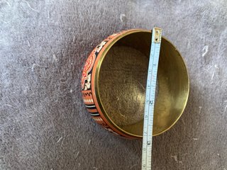 Pulsera ancha con diseño étnico