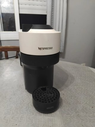 Cafetera Nespresso Krups + Lote Descalcificante