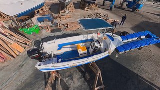 Barco Rígido Blanco y Azul