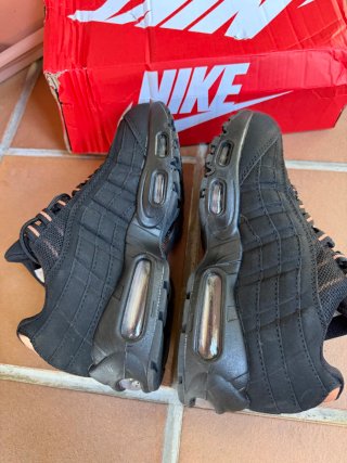 Nike Air Max 95 Nero e Oro