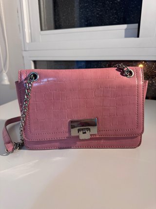 Bolso rosa efecto piel lagarto