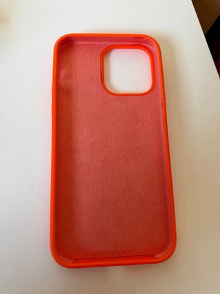 Custodia in silicone arancione per iPhone 14 Pro Max