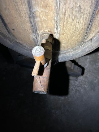 Barrica/tonel de vino de madera antiguo.