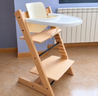 Trona Stokke con Baby Set y Bandeja