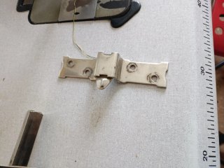 ,Se puede cerrar la puerta empujando normal