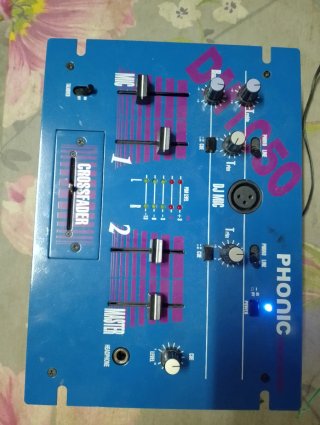 Mesa de mezclas Phonic DM1050
