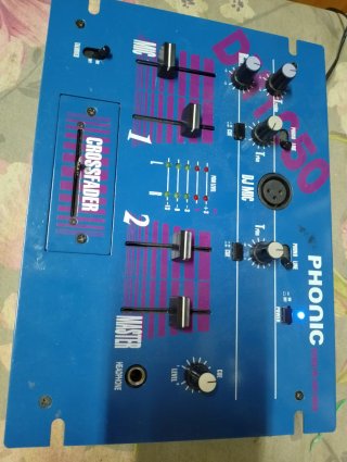 Mesa de mezclas Phonic DM1050