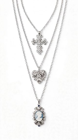 Collar plateado con relicario fallera