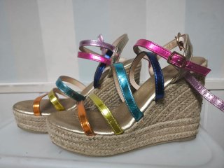 Sandalias cuña multicolor Talla 38