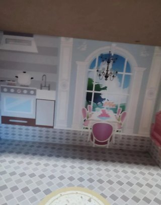 Casita de muñecas de madera