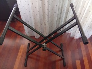 Soporte para teclado negro
