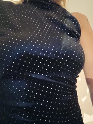 Abito stile Jessica Rabbit nero con pois