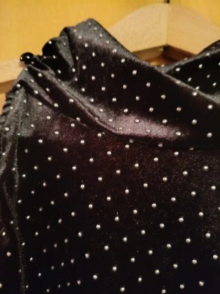 Abito stile Jessica Rabbit nero con pois