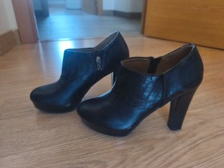 Botines negros tacón alto