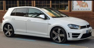 Volkswagen golf R300 2015