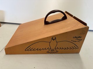 Transportín palomas cuña madera