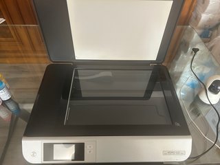 Impresora HP Envy 5530 con cartucho negro nuevo