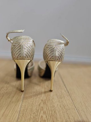 Zapatos de tacón dorados Moermashi talla 36
