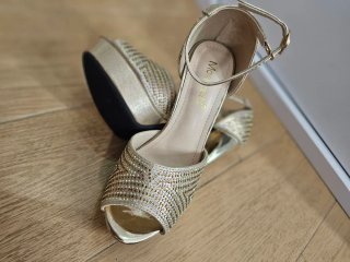 Zapatos de tacón dorados Moermashi talla 36