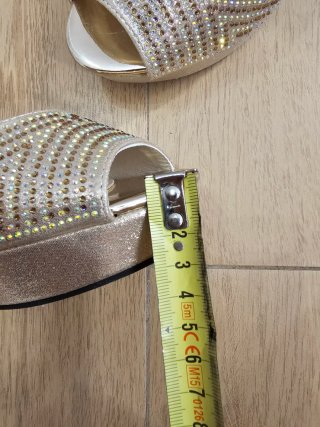 Zapatos de tacón dorados Moermashi talla 36