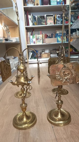 Velones antiguos de bronce