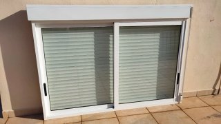 VENTANA DE ALUMINIO CON REJA