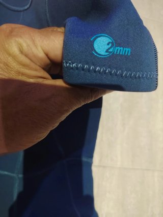 Traje de neopreno azul para niño