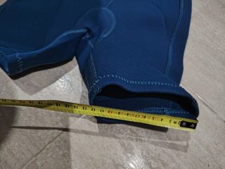 Traje de neopreno azul para niño