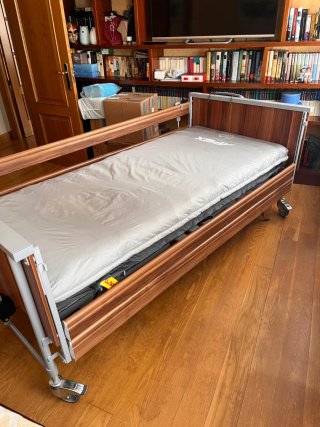 Cama Geriátrica Articulada + Colchón antiescaras