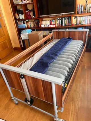 Cama Geriátrica Articulada + Colchón antiescaras