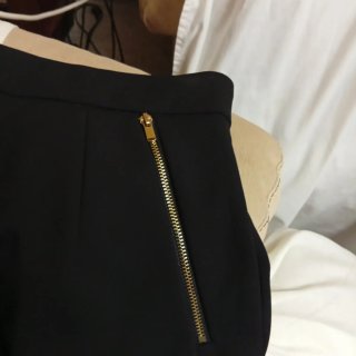 Falda H&M Negra con Cremalleras
