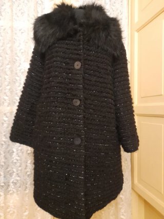 Cappotto maniche 3/4 con pelliccia sintetica