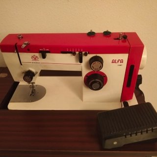 Máquina coser Alfa 1140 con mueble y pedal