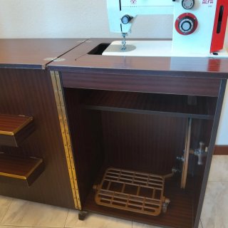 Máquina coser Alfa 1140 con mueble y pedal