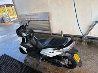 Moto SYM Jet14 2019 Blanca y Negra
