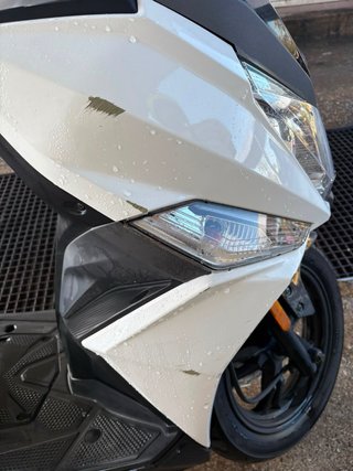 Moto SYM Jet14 2019 Blanca y Negra