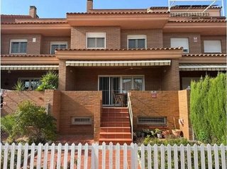 Casa adosada en alquiler en Ciudad Jardín en Alicante