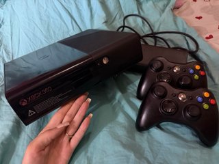 Xbox 360 Negro con 2 mandos