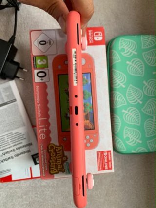 Nintendo Switch Lite Coral - Animal Crossing