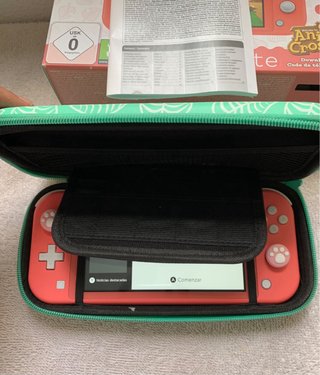 Nintendo Switch Lite Coral - Animal Crossing
