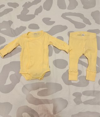 Set neonato giallo