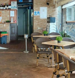 Local comercial en venta en Castell (Es)