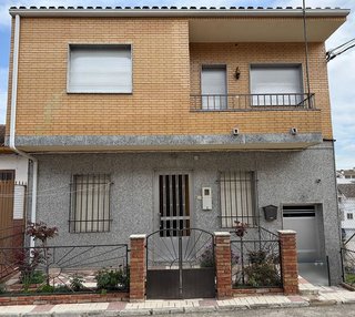 Casa adosada en venta en Alcalá la Real