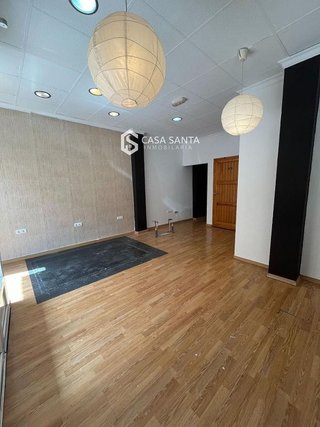 Local comercial en alquiler en Caudete
